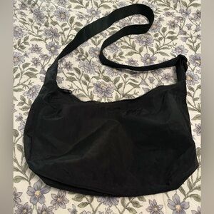 BAGGU Medium Crescent Bag NWT